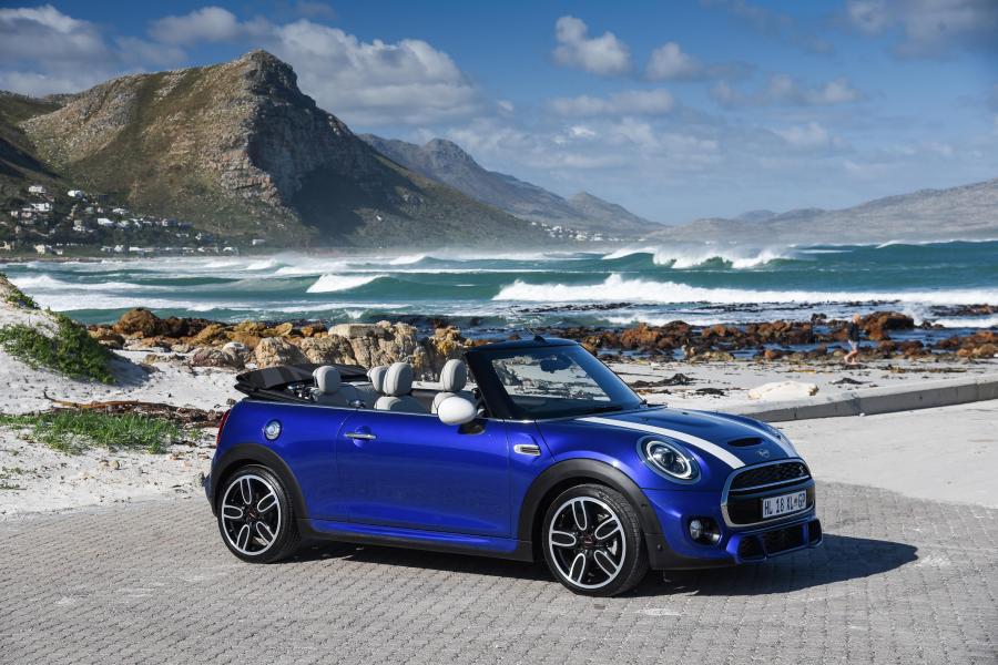  Mini Cooper S Cabrio (F57) 2018 года  (ZA) (фото 16 из 35)